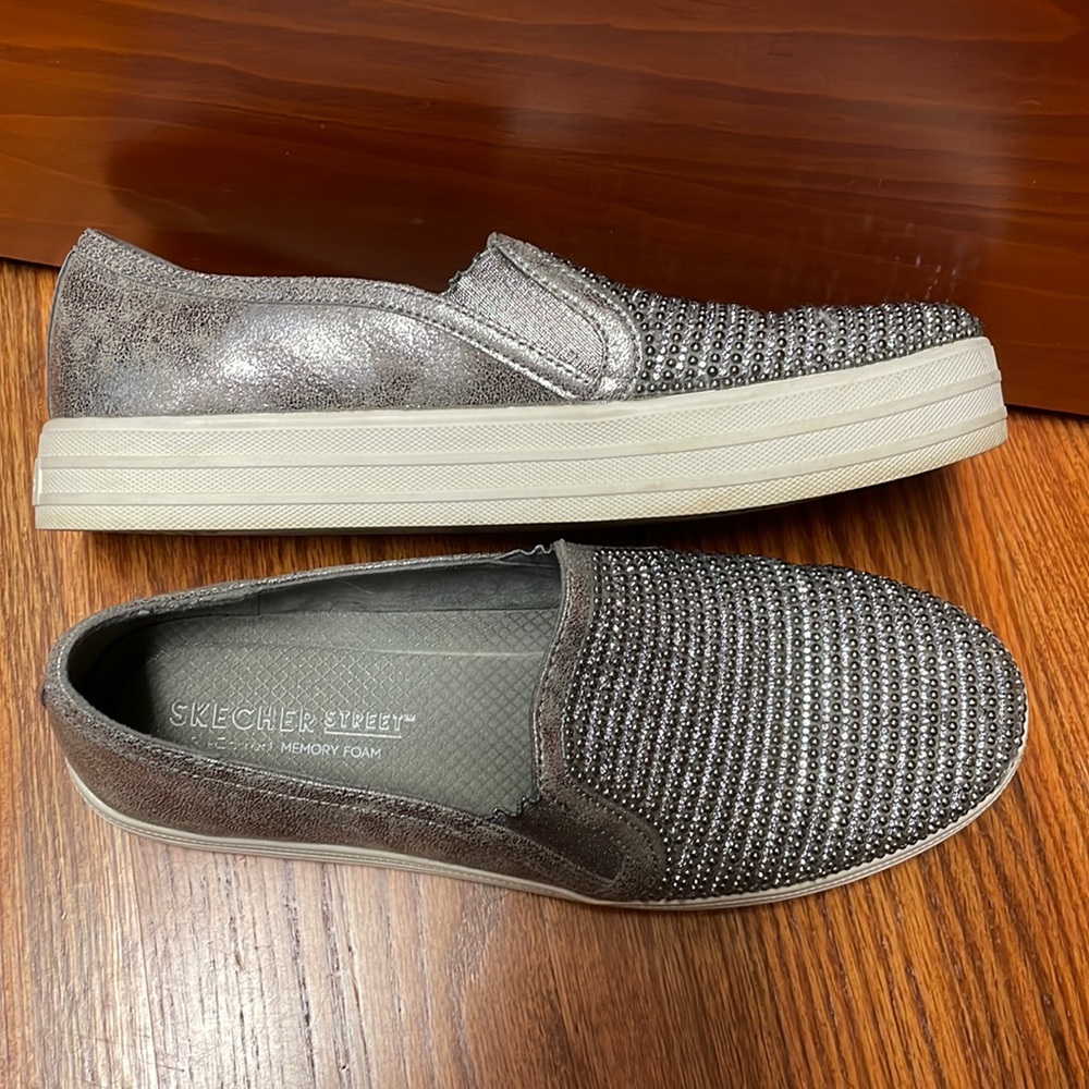 Gray suede Sketchers slip ons size 9